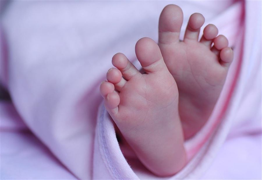 Esska napp med namn – Praktisk napp för ditt lilla barn